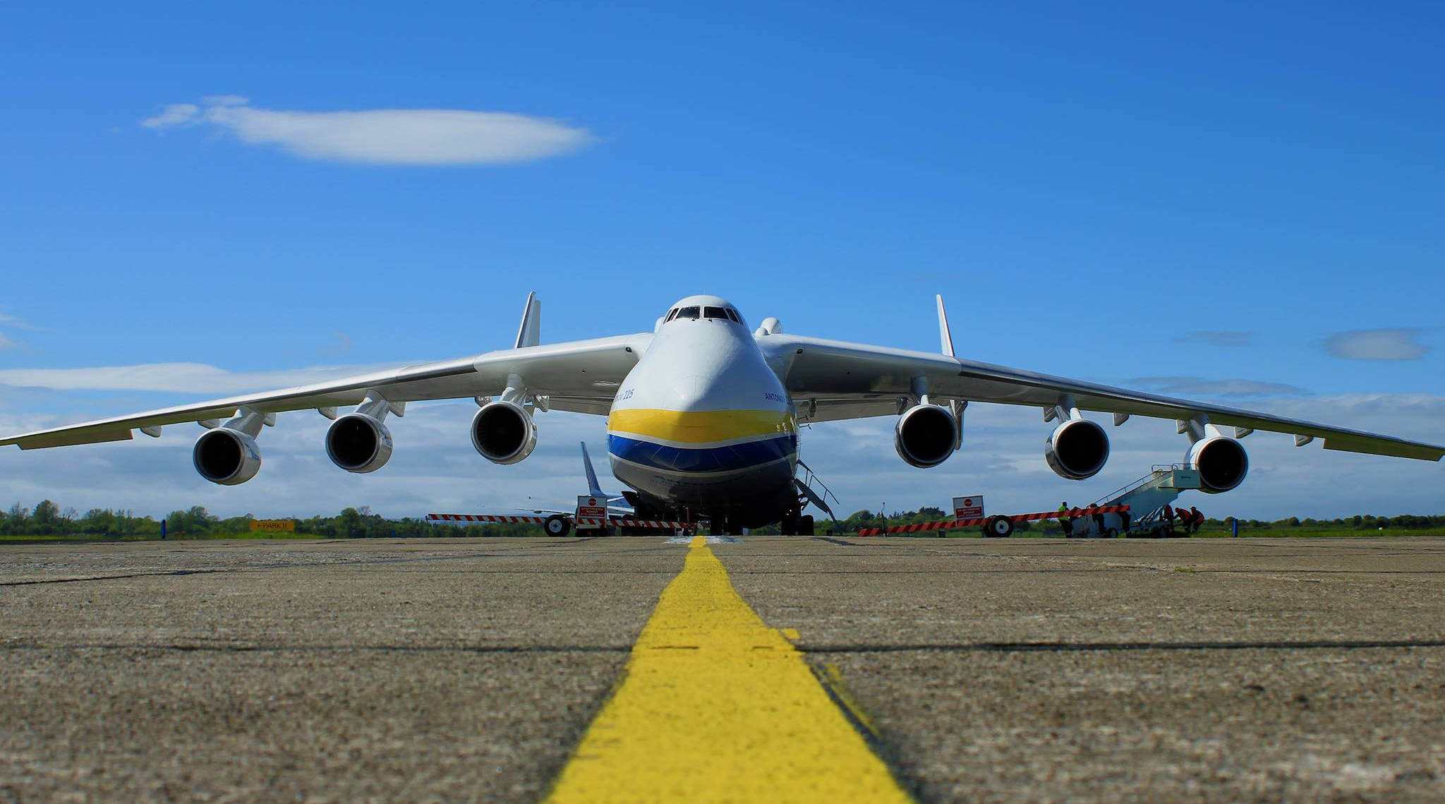 世界上最大的飞机，全世界只有一架，中国只有一个机场可降落！